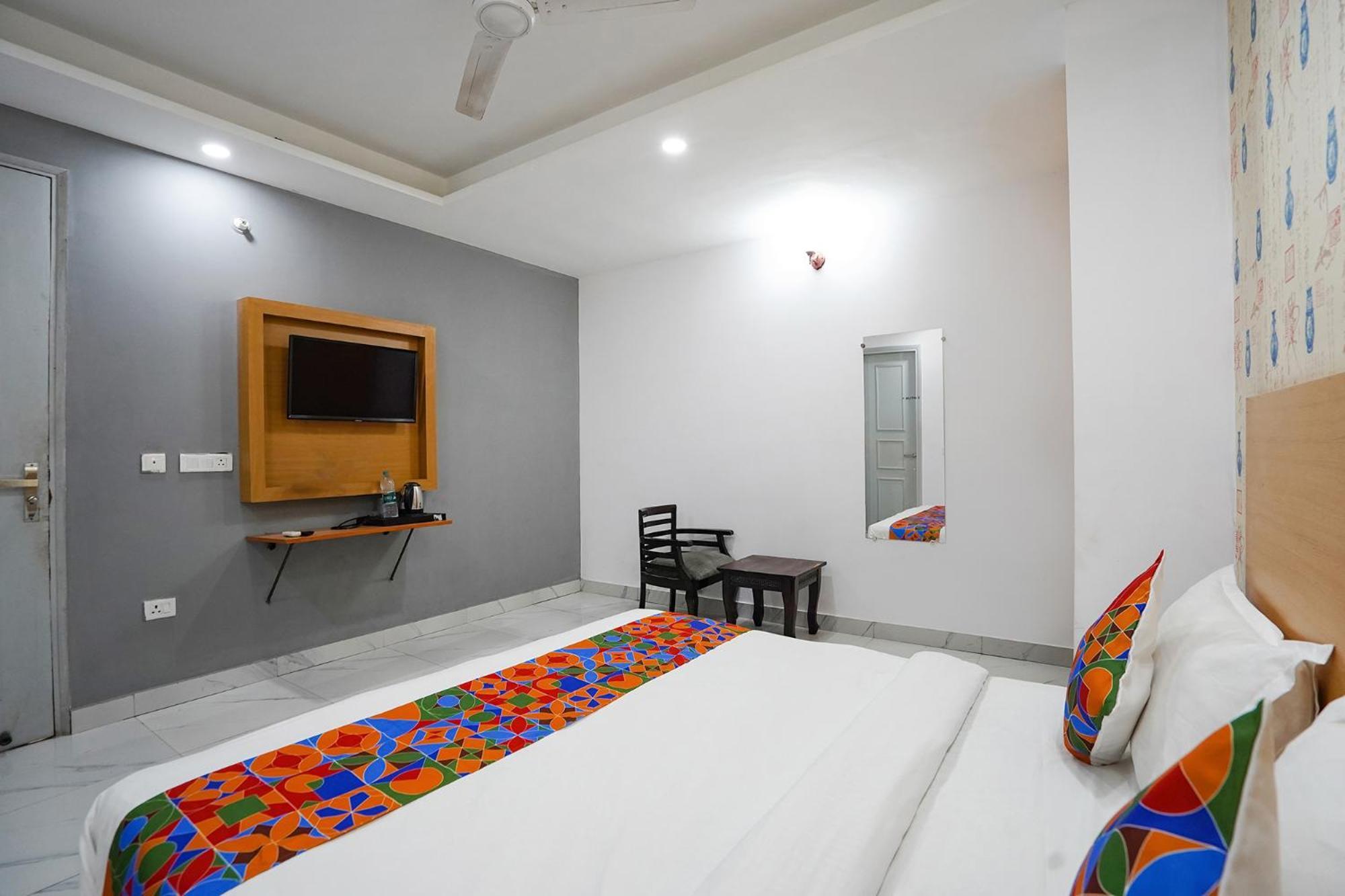 Fabhotel Prime Culture Noida Buitenkant foto